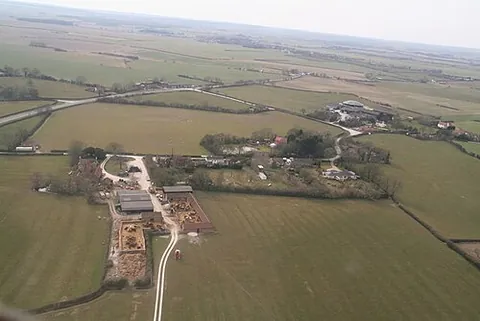 strubby: a small village in Strubby with Woodthorpe parish, East Lindsey district, Lincolnshire, England (OS...