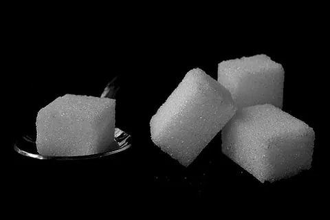 sugar lump: synonym of sugar cube