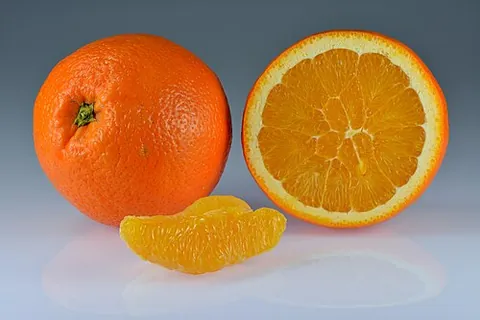 sweet orange: citrus sinensis, a species of citrus fruit, commonly known as the orange