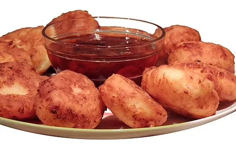 syrnik: a fried Eastern Slavic quark (curd cheese) pancake