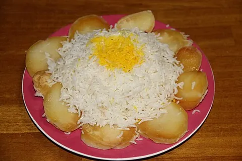 tadig: in Iranian cuisine, crisp rice taken from the bottom of the pot