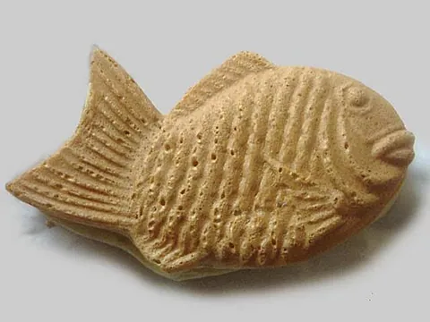 taiyaki: a Japanese fish-shaped cake with various fillings