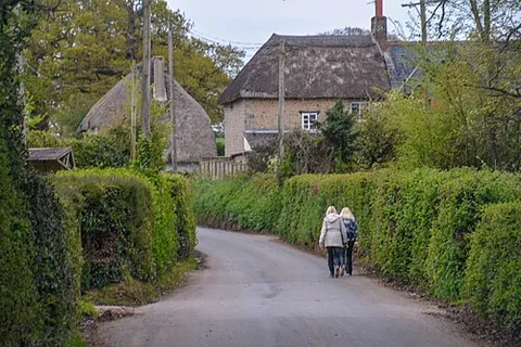 talaton: a village and civil parish in East Devon district, Devon, England (OS grid ref SY0699)