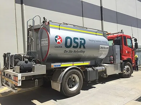 tank truck: a tanker (type of truck)
