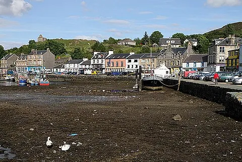 tarbert: a hamlet on the east coast of Jura, Argyll and Bute council area, Scotland (OS grid ref NR6182)