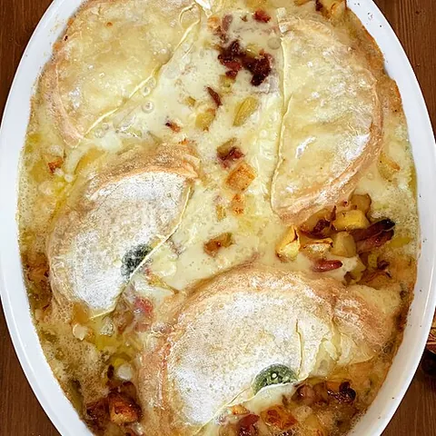 tartiflette: a dish from Savoie made of reblochon cheese, potatoes and onions