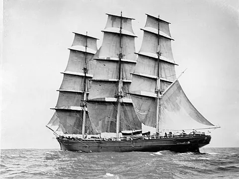 tea clipper: a clipper or fast-sailing vessel formerly employed in the tea trade