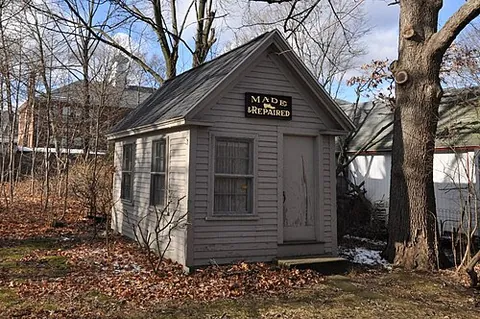 ten-footer: a small backyard shoemaker's shop, typically having an area of 10 by 10 feet, built in the 18th or...