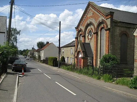 ten mile bank: a village in Hilgay parish, King's Lynn and West Norfolk district, Norfolk, England (OS grid ref...