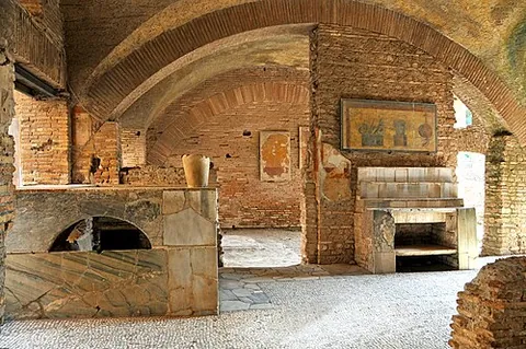 thermopolium: a place where food and hot drinks were sold