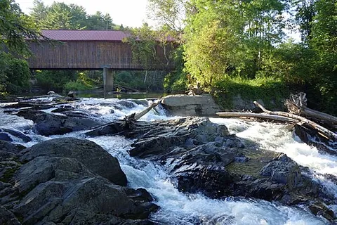 thetford center: a village in the town of Thetford, Orange County, Vermont, United States