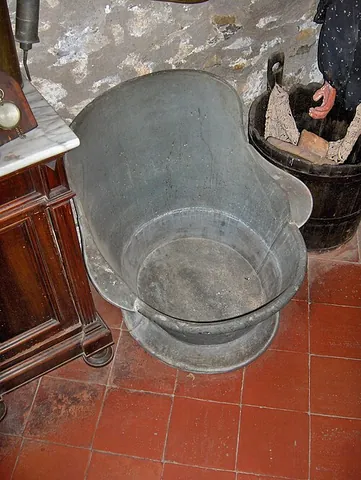 tin bath: a bathtub made from galvanised iron