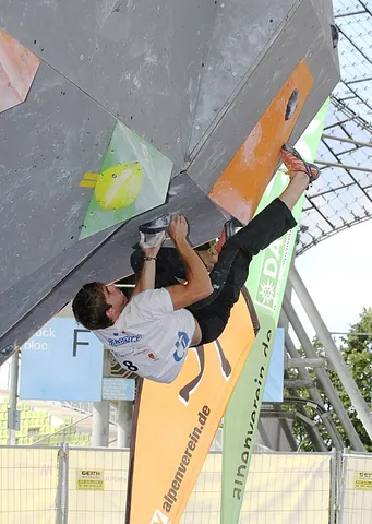 toehook: an manoeuvre using the toes as a support or to hook onto a wall or rock