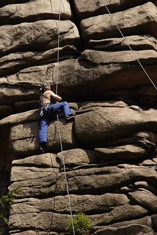 top-rope: a rope used for hoisting and lowering a topmast, and for other purposes