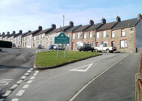 treowen: a suburban area in Crumlin community, Caerphilly borough county borough, Wales (OS grid ref ST2098)