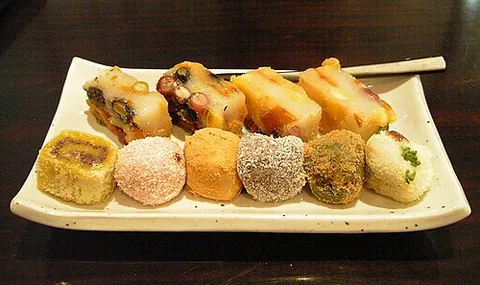 tteok: a type of sweet cake from Korea, made from rice flour