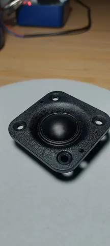 tweeter: an electronic speaker designed to produce high-frequency sound