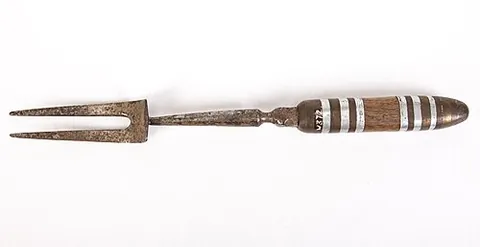 twok: a two-pronged fork
