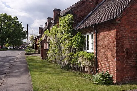 twycross: a village and civil parish in Hinckley and Bosworth borough, Leicestershire, England (OS grid ref...