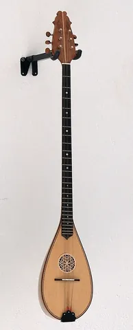 tzouras: a Greek long-necked fretted lute