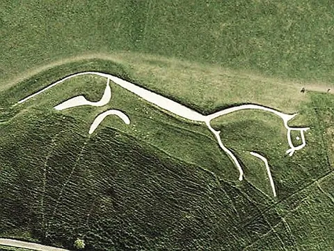 vale of white horse: a local government district of Oxfordshire, England, named after the region. Originally a part of...