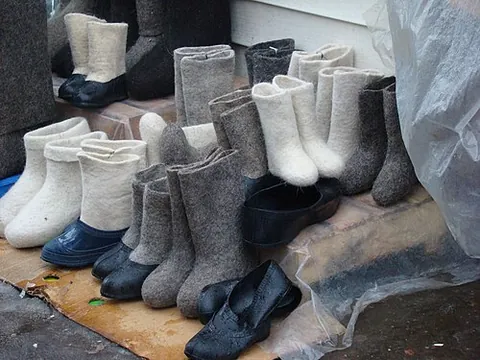 valenki: traditional Russian felt boots