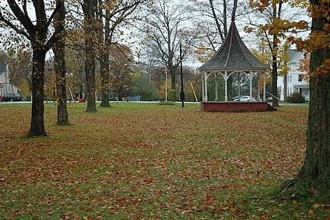 vernon center: a community in the town of Vernon, Tolland County, Connecticut