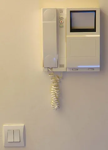 video doorphone: a doorphone or entryphone equipped with camera and display