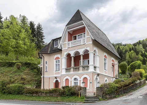 villa: a house, often larger and more expensive than average, in the countryside or on the coast, often...