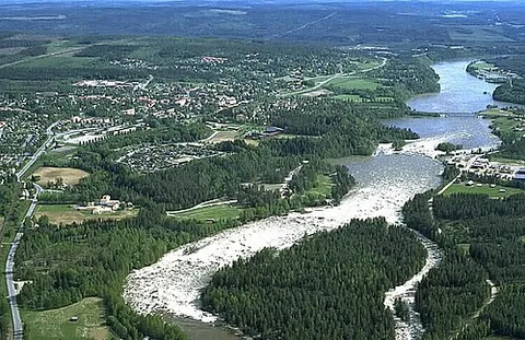 vindeln: a small town and municipality in Västerbotten County, Sweden