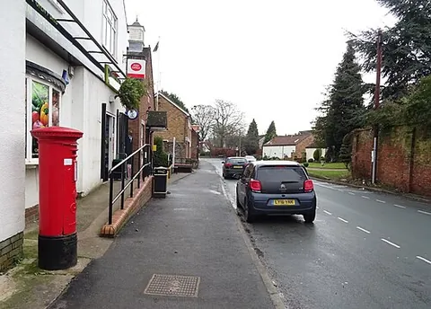 walkington: a village and civil parish in the East Riding of Yorkshire, England (OS grid ref SE9937)