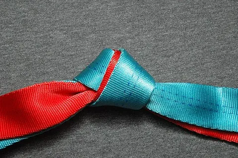water knot: a type of bend knot used to join the ends of lines or flat material such as tubular webbing