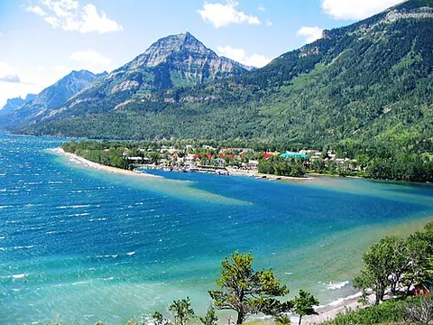 waterton park: a hamlet in Waterton Lakes National Park, south-west Alberta, Canada