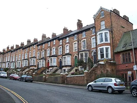 weaponness: a southern suburb of Scarborough, North Yorkshire, England (OS grid ref TA0387)