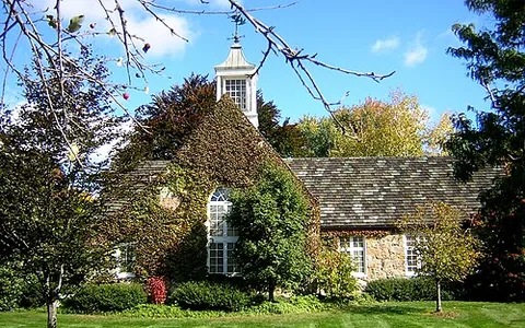 wellesley hills: a community in the town of Wellesley, Norfolk County, Massachusetts, United States