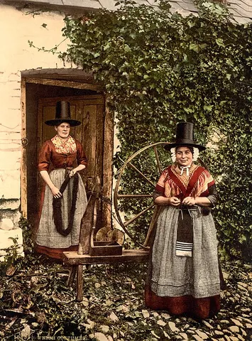 welshwoman: a woman who is a native or inhabitant of Wales