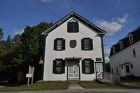 west paris: a town in Oxford County, Maine, United States