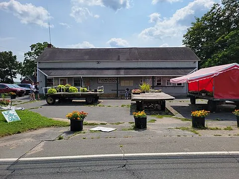 west simsbury: a census-designated place in the town of Simsbury, Hartford County, Connecticut, United States