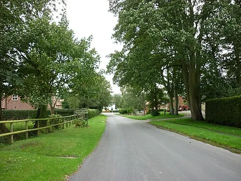 worlaby: a village and civil parish in North Lincolnshire, Lincolnshire, England (OS grid ref TA0113)