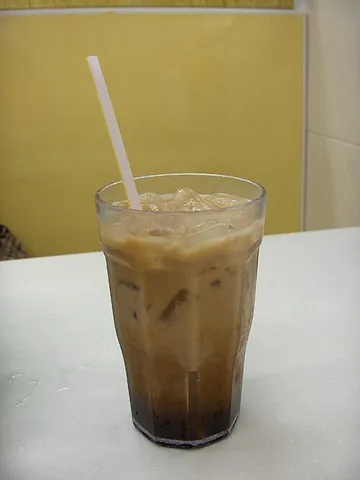 yuenyeung: a beverage made by mixing coffee with Hong Kong-style milk tea