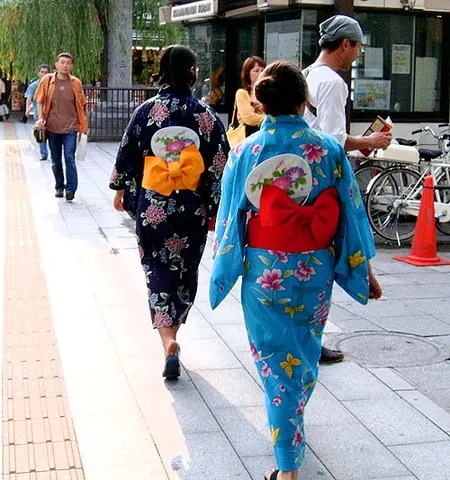 yukata: an unlined cotton summer kimono worn by both men and women