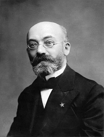 zamenhofian: of or pertaining to L. L. Zamenhof (1859-1917), creator of Esperanto (often with respect to...