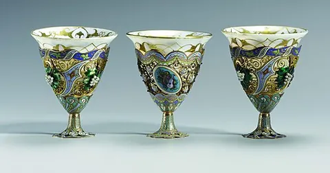 zarph: a highly decorated and bejewelled Turkish tea cup